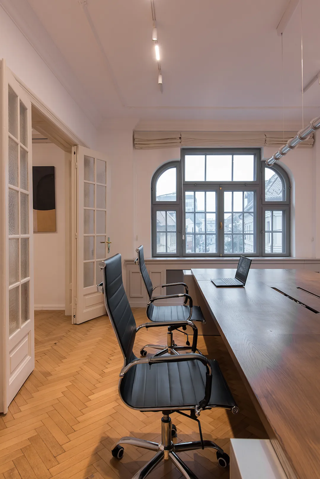 OFFICE detail 0-1